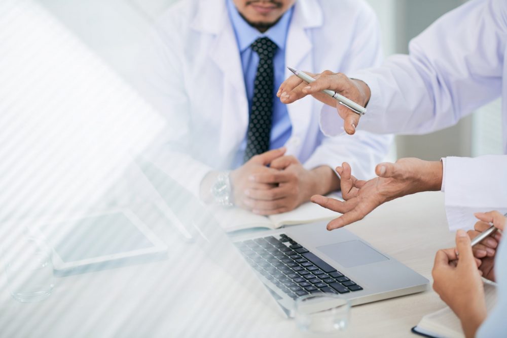 EHR e EMR: O que você precisa saber sobre os registros eletrônicos de saúde