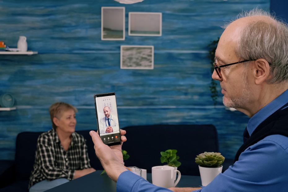 Teleodontologia: Saiba as vantagens e desvantagens ao implementar na sua clínica